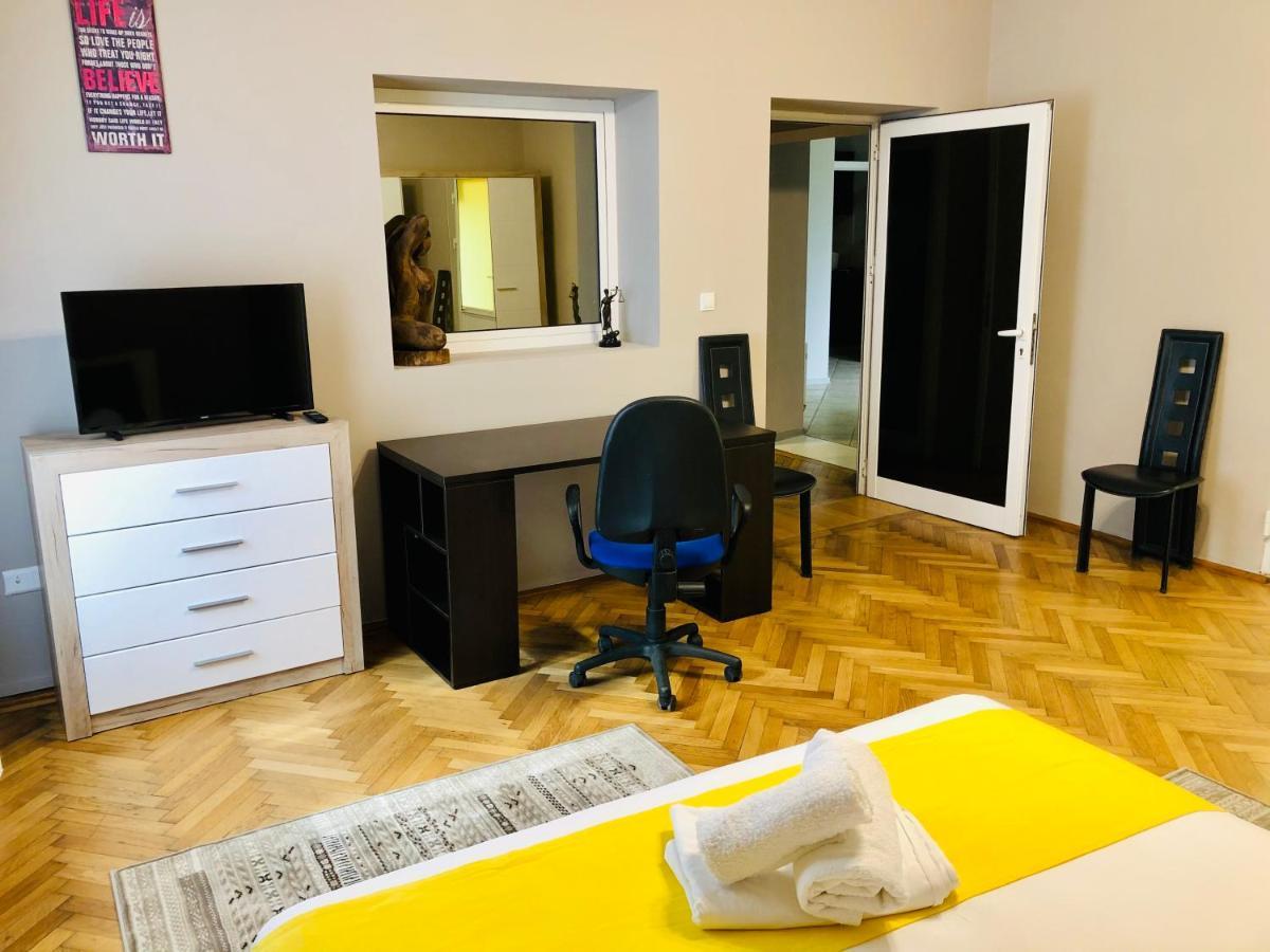 Ultra-Central Apartment Just In Union Squere Timişoara Eksteriør bilde