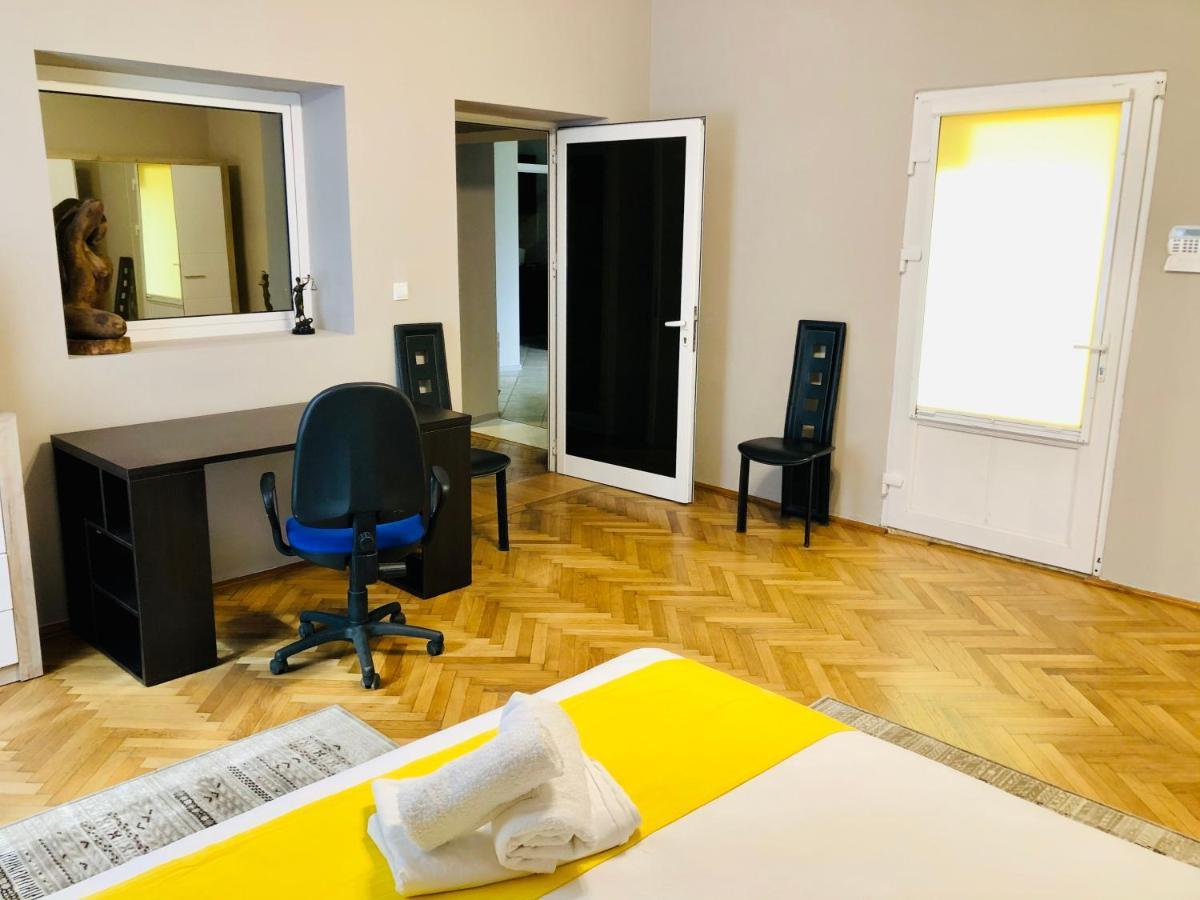 Ultra-Central Apartment Just In Union Squere Timişoara Eksteriør bilde